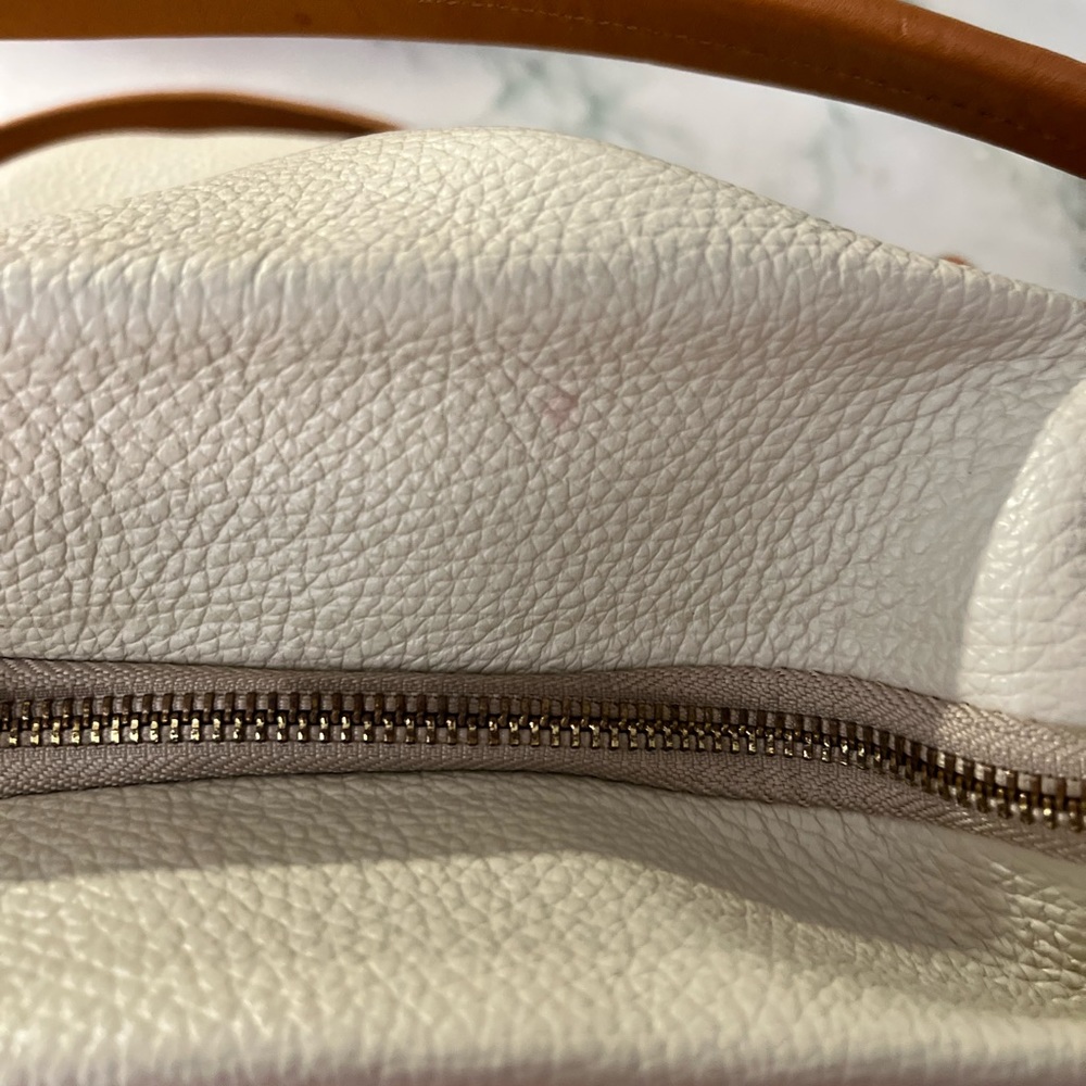 Valentina leather satchel/purse color cream and tan straps . Handles - Picture 8 of 15